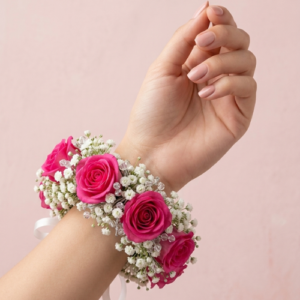 Pink Rose & Gypsophila Flower Gajra