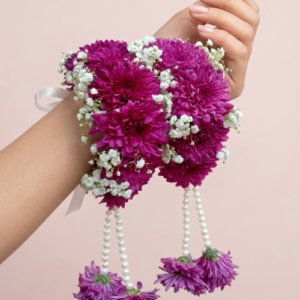 Imported Purple Daisy & Gypsophila Flower Gajra