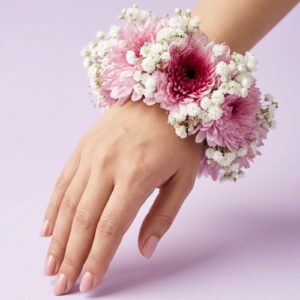 Pink Daisy Gajra with Gypsophila